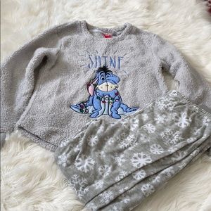Disney Christmas pajama set (eeore)
